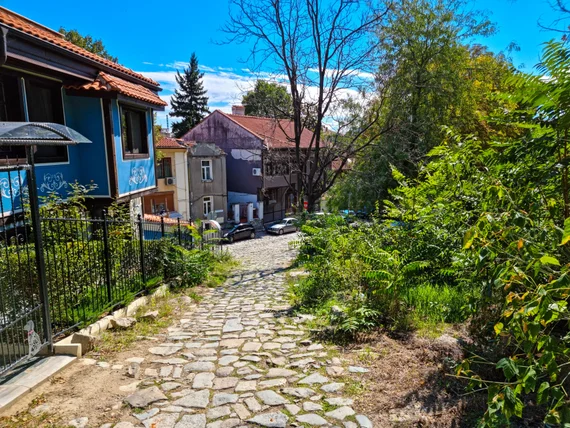 Quiet residential path in the Old Town