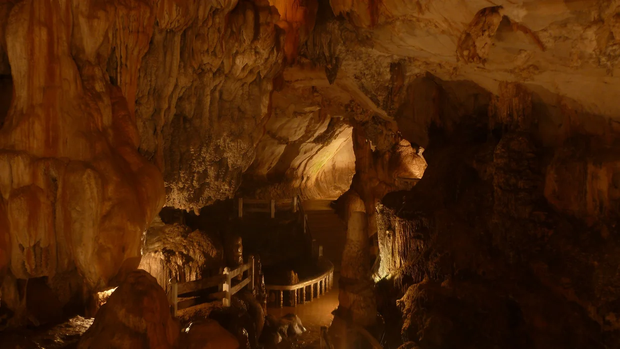 Tham Chang Cave