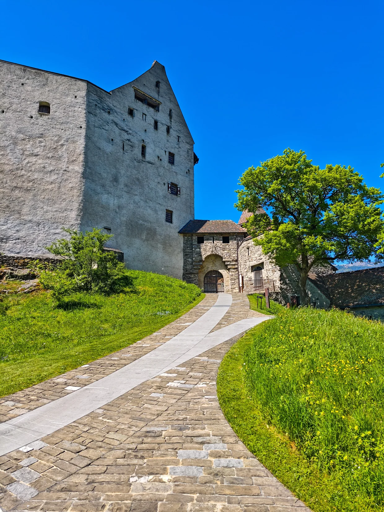 Gutenberg Castle's outer wall and gate, on the approach