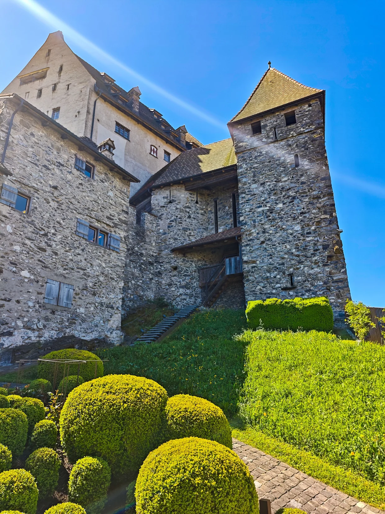 Same courtyard from a different angle, with the keep behind