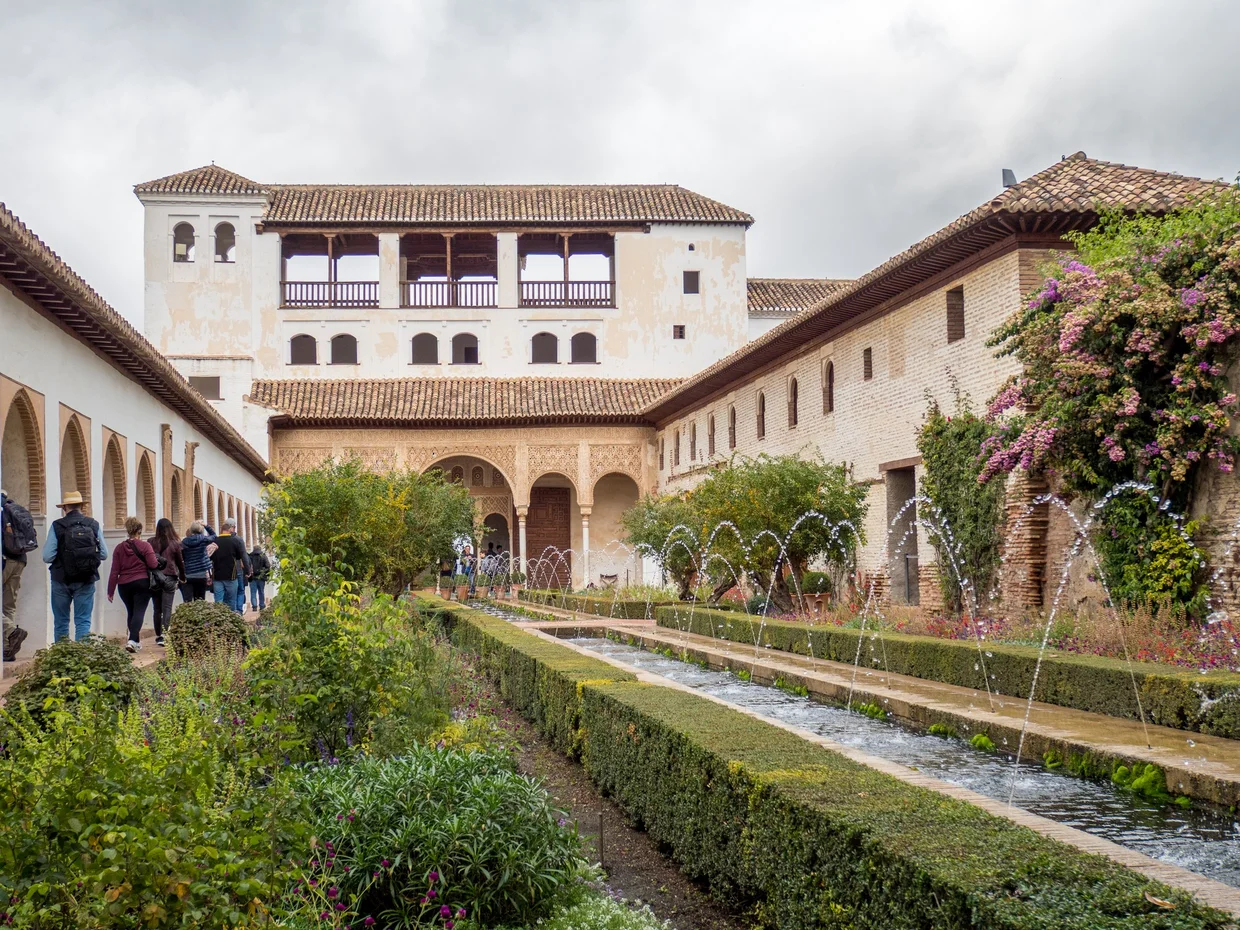 The Patio de la Acequia with its arching water jets