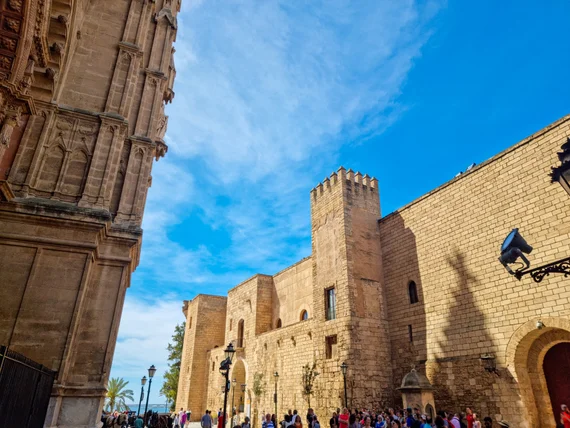Cathedral side with Almudaina Palace