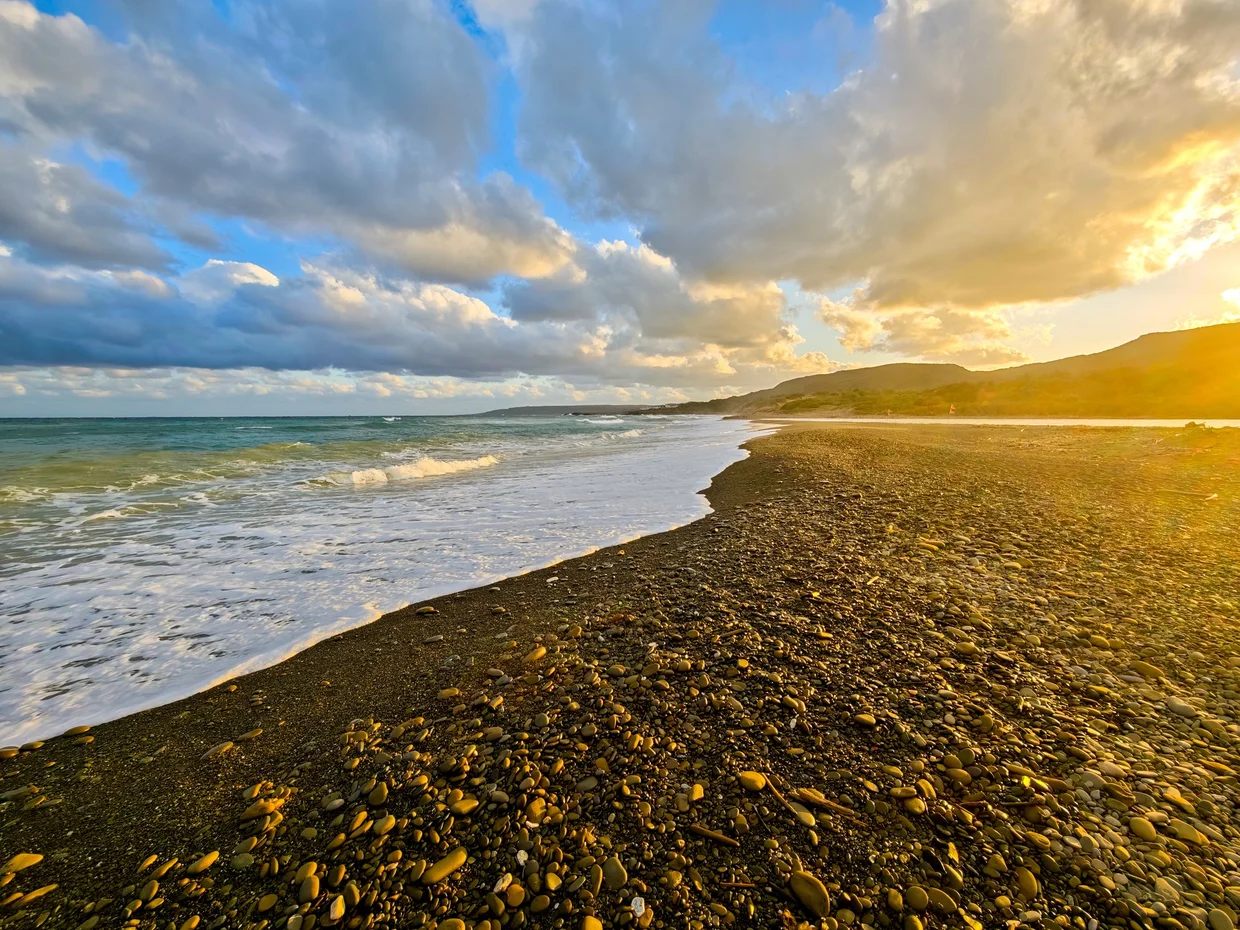Sunset over the Jialeshui coast