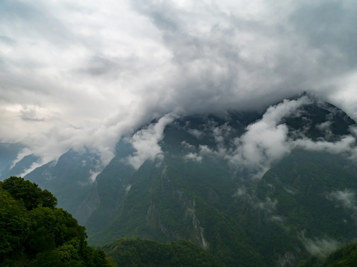 Clouds swallowing the ridges above Taroko