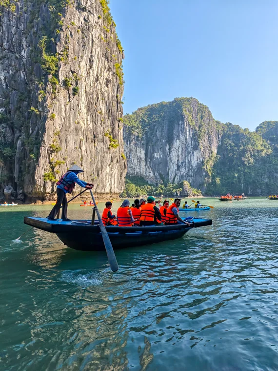 Exploring karst formations by kayak