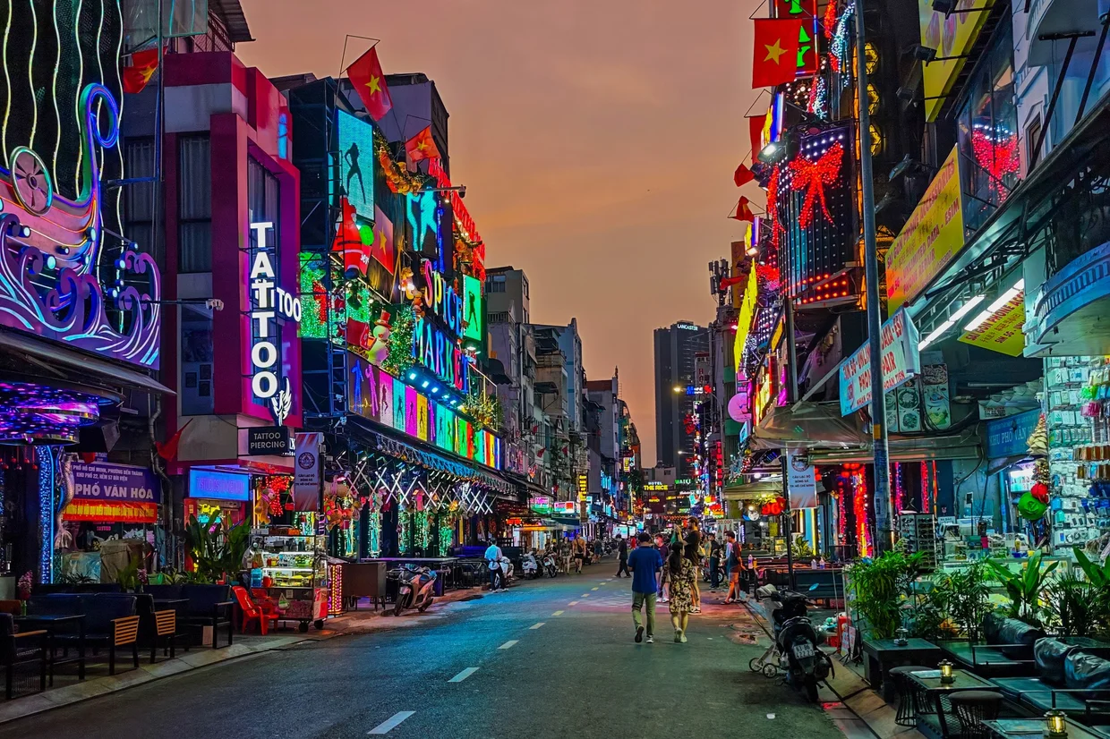 Bui Vien walking street at night